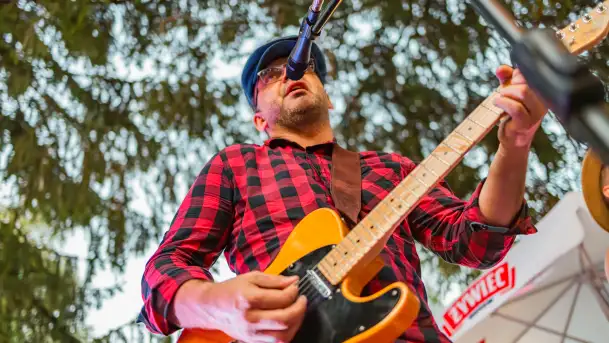 Blue Card, Łabędzi Ostrów, lipiec 2024 r. - zdjęcie 2