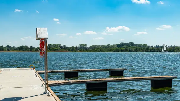 Pomosty pływające Karos – Lider w Budowie Pomostów na Mazurach - zdjęcie 9