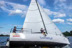 Polska Liga Sterników w Jeziorak Yacht Club: Innowacyjny Inkubator Żeglarstwa Regatowego - zdjęcie 28