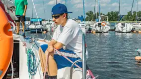 Żeglarska przygoda i rozwój emocjonalny: Unikalne obozy Ważka.net dla młodzieży - zdjęcie 16