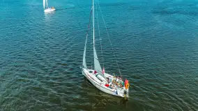 Żeglarska przygoda i rozwój emocjonalny: Unikalne obozy Ważka.net dla młodzieży - zdjęcie 1