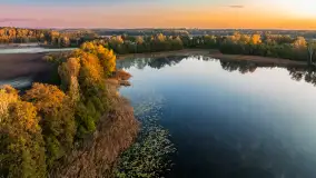 Jezioro Iławki z lotu ptaka o wschodzie słońca, październik 2024 r. - zdjęcie 13