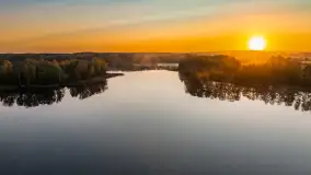 Jezioro Iławki z lotu ptaka o wschodzie słońca, październik 2024 r. - zdjęcie 17
