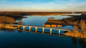 Wschód słońca nad jeziorem Dargin, most Sztynorcki, grudzień 2024 r. - zdjęcie 10