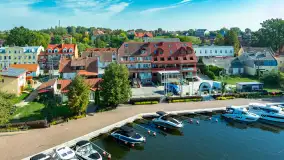 Mikołajki i okoliczne jeziora z drona, wrzesień 2024 r. - zdjęcie 25