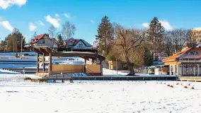 Niedzielne, zimowe popołudnie w Wilkasach nad Niegocinem, luty 2025 r. - zdjęcie 35