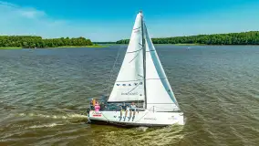 Lipcowe żeglowanie podczas szkoleń żeglarskich na Jezioraku - zdjęcie 2