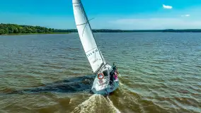 Lipcowe żeglowanie podczas szkoleń żeglarskich na Jezioraku - zdjęcie 8