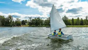 Młodzi adepci żeglarstwa nad jeziorem Dadaj - Rumszewicz Sailing - zdjęcie 39