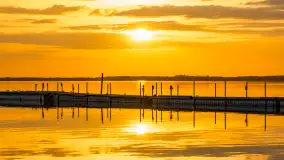 Relaksujący, kwietniowy zachód słońca nad jeziorem Dargin - zdjęcie 7