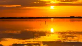 Relaksujący, kwietniowy zachód słońca nad jeziorem Dargin - zdjęcie 16