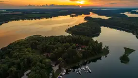 Zachód słońca nad jeziorem Kisajno, Łabędzi Ostrów, lipiec 2025 r. - zdjęcie 18