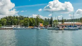 Niedzielny poranek w porcie AZS Wilkasy nad Niegocinem, lipiec 2025 r. - zdjęcie 43