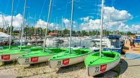 Niedzielny poranek w porcie AZS Wilkasy nad Niegocinem, lipiec 2025 r. - zdjęcie 23