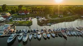 Wieczór w Marinie Górkło z drona, koniec lipca 2025 r. - zdjęcie 6