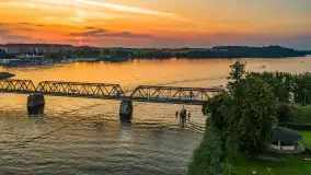 Mikołajki po zachodzie słońca z drona, sierpień 2025 r. - zdjęcie 8