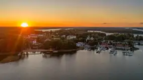 Zachód słońca z drona nad jeziorem Tajty i Piękną Góra, sierpień 2025 r. - zdjęcie 17