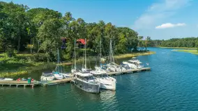 Jezioro Kisajno i port Łabędzi Ostrów na początku września 2025 r. z drona - zdjęcie 24