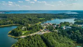 Jezioro Kisajno i port Łabędzi Ostrów na początku września 2025 r. z drona - zdjęcie 28