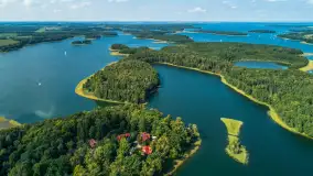 Jezioro Kisajno i port Łabędzi Ostrów na początku września 2025 r. z drona - zdjęcie 20