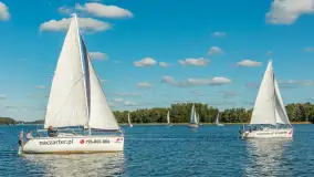 Jezioro Kisajno pełne jachtów, trwa żeglarski wrzesień 2025 - zdjęcie 55