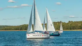 Jezioro Kisajno pełne jachtów, trwa żeglarski wrzesień 2025 - zdjęcie 46