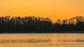 Zachód słońca, końcówka kolorów jesieni w Sztynorcie, listopad 2025 r. - zdjęcie 52