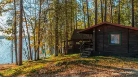 Jesień nad jeziorem Nidzkim, port i ośrodek Wodnik, Ruciane-Nida, październik 2025 r. - zdjęcie 30