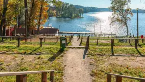 Jesień nad jeziorem Nidzkim, port i ośrodek Wodnik, Ruciane-Nida, październik 2025 r. - zdjęcie 28