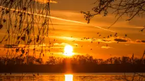 Zachód słońca nad jeziorem Niegocin, listopad 2025 r. - zdjęcie 3