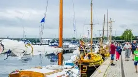 Oldtimery na wodzie w Giżycku: koncert, regaty i parada - zdjęcie 36