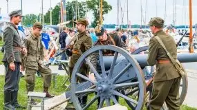 Oldtimery na wodzie w Giżycku: koncert, regaty i parada - zdjęcie 24