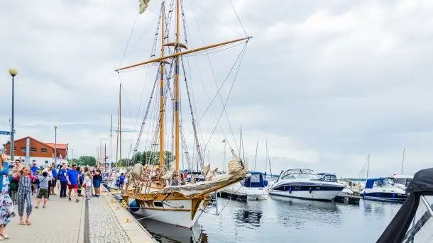 Oldtimery na wodzie w Giżycku: koncert, regaty i parada - zdjęcie 3