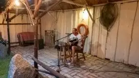 Zdjęcia: Bandik Władek Świeczkowski wystąpił w porcie Tło Dla Mew - zdjęcie 18