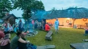 Zdjęcia: Bandik Władek Świeczkowski wystąpił w porcie Tło Dla Mew - zdjęcie 12