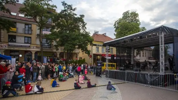 Zdjęcia: "Canzoni Italiane" na placu w Mikołajkach - zdjęcie 1