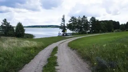 Zdjęcia: Malownicza i funkcjonalna plaża z czynu społecznego