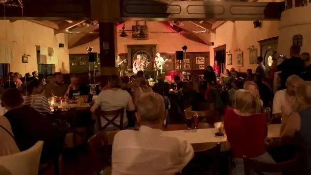 Zdjęcia: Tawerna Albatros wypełniła się po brzegi - zdjęcie 2