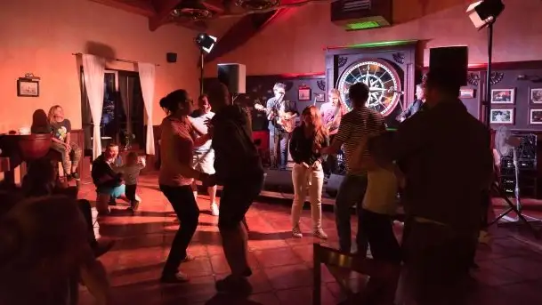 Zdjęcia: Korzuh roztańczył publiczność Tawerny Albatros  - zdjęcie 8