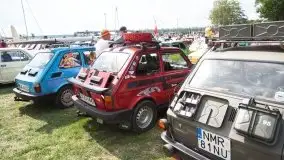 Zdjęcia:  Zlot "maluchów" w Giżycku. Nie ma klimy, ale jest klimat - zdjęcie 40