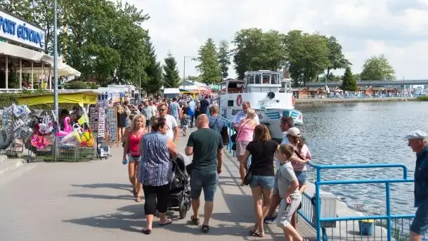 Zdjęcia: Rodzinna zabawa na plaży miejskiej nad Niegocinem 