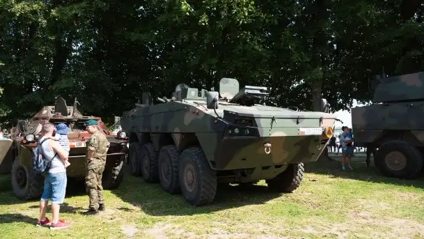Zdjęcia: Rodzinna zabawa na plaży miejskiej nad Niegocinem  - zdjęcie 5