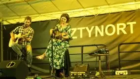 Zdjęcia: Hipnotyzujący wokal podkreślony gitarą akustyczną  - zdjęcie 12