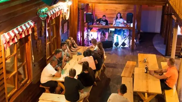 Zdjęcia: Załoga Dr. Bryga rozśpiewała publiczność Tawerny Keja  - zdjęcie 6