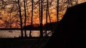 Złote jezioro Dejguny w kwietniowym słońcu - zdjęcie 49