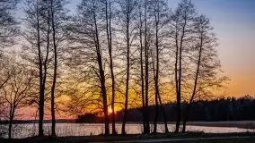 Złote jezioro Dejguny w kwietniowym słońcu - zdjęcie 51