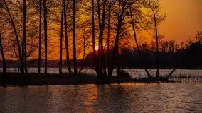 Złote jezioro Dejguny w kwietniowym słońcu - zdjęcie 55