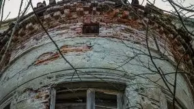 Niszczejąca perełka włoskiej architektury w Silginach - zdjęcie 43