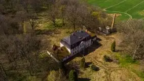 Pałac w Bęsi, na który rzucono klątwę - zdjęcie 1