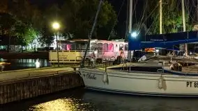 Port AZS Wilkasy skąpany w ciemnościach nocy - zdjęcie 31